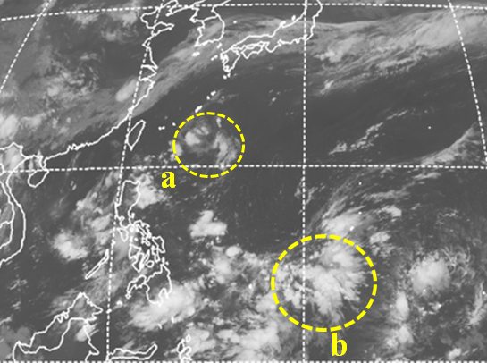 ▲29日4時紅外線衛星雲圖顯示，琉球南方海面的熱帶擾動\\(圖a\\)，結構鬆散，沒有發展；但在其東南側的菲律賓海面，仍有其他的熱帶擾動\\(圖b\\)，正在蘊釀。（圖／翻攝自洩天機教室）