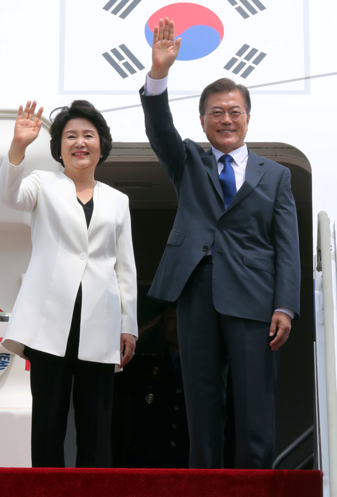 南韓總統文在寅與夫人28日訪美，會誤美國總統川普。（圖／達志影像/美聯社）