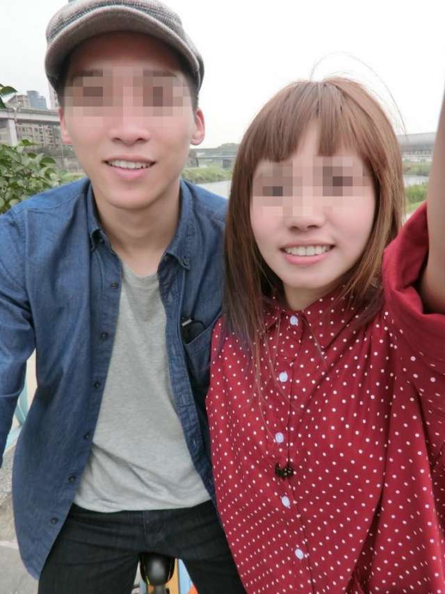 ▲與簡男（圖左）從大學時代開始、交往已6年的女友（圖右），昨\\(26\\)日在得知噩耗後趕到殯儀館現場，情緒崩潰、痛哭失聲。（圖／翻攝自臉書）