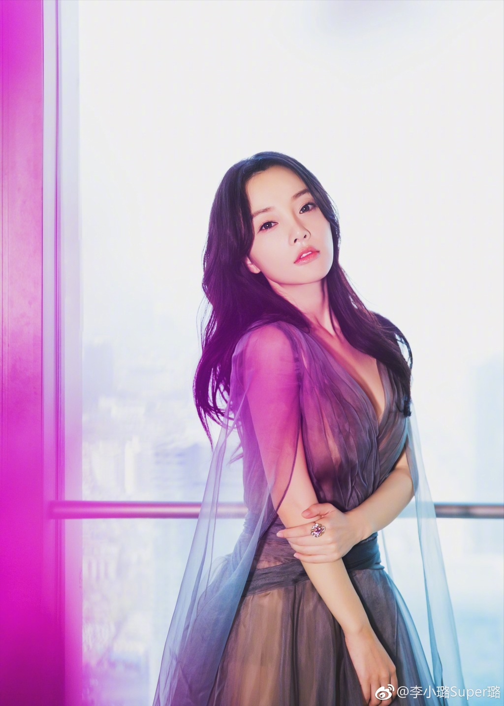 李小璐的身材和臉一直備受整容爭議。