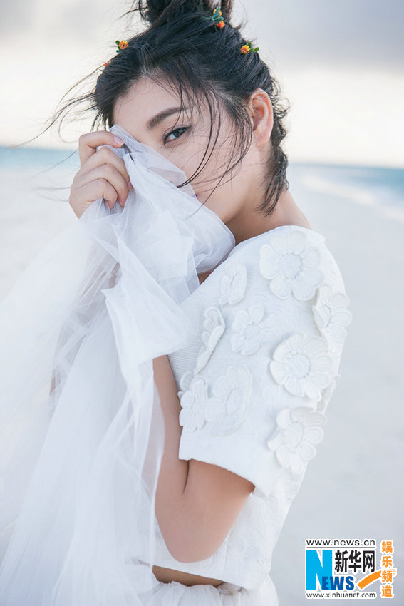 演員斕曦曝光夏日海邊寫真。