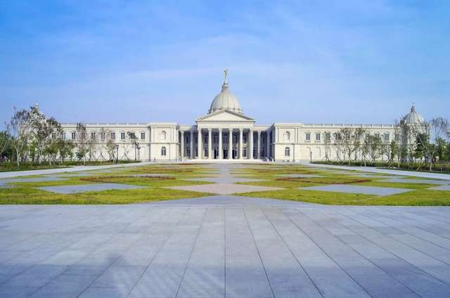 ▲奇美博物館是台南相當著名的旅遊景點之一，腹地廣大，成為不少家庭週末野餐好去處。（圖／翻攝自奇美博物館臉書專頁）