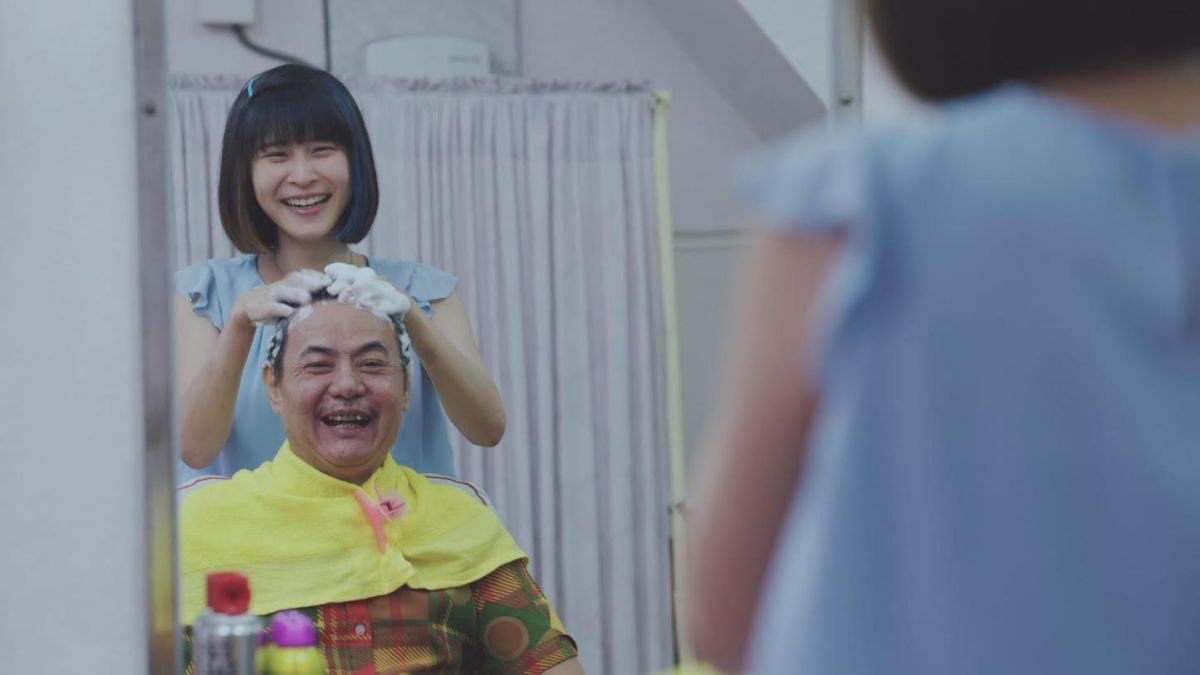 ▲江宜蓉（上）「巴頭」蔡振南的洗頭戲衝出高收視。（圖／台視提供，2017.06.12）