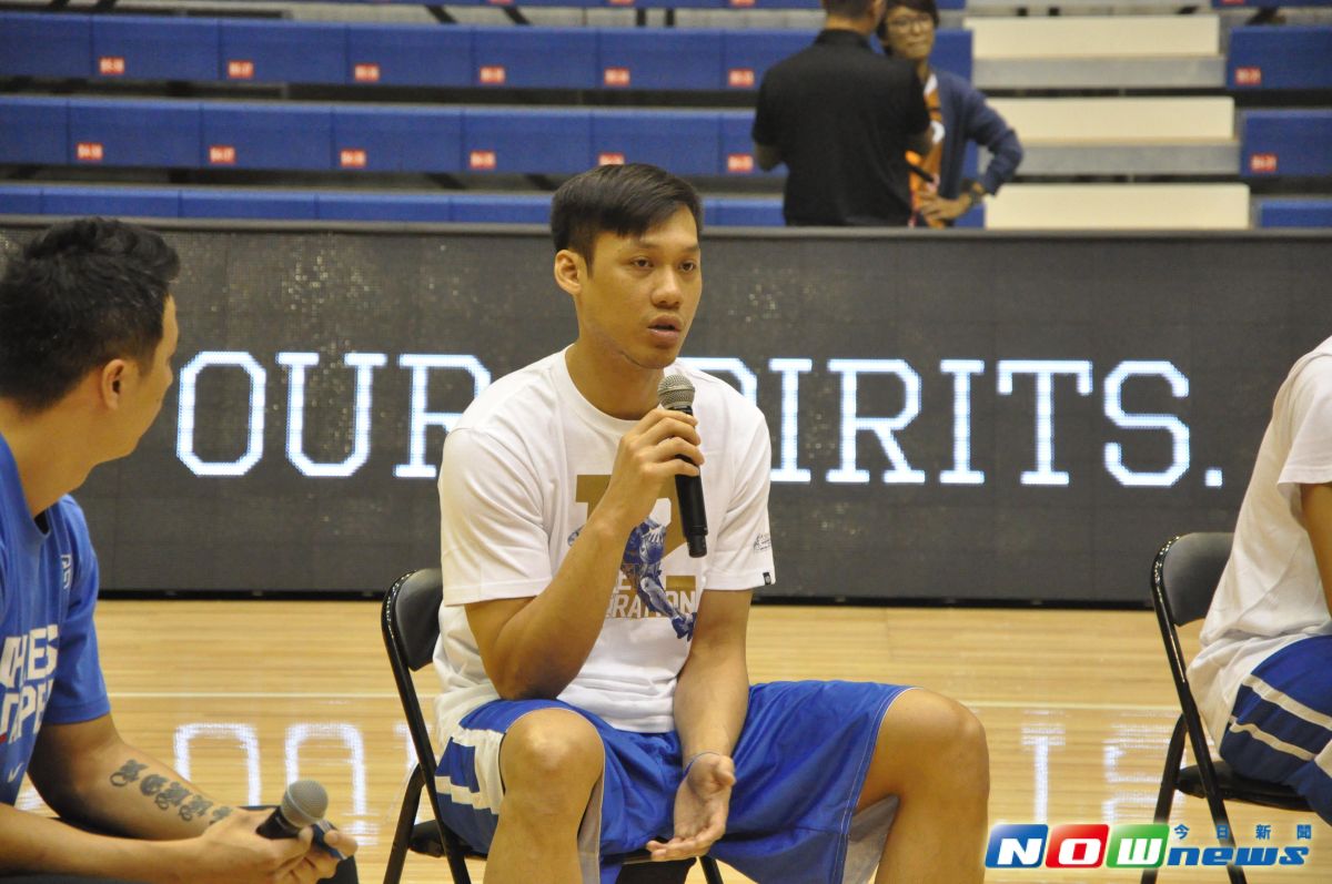 ▲林志傑與小球員談關於自己的籃球經驗。（圖／記者林志儒攝）