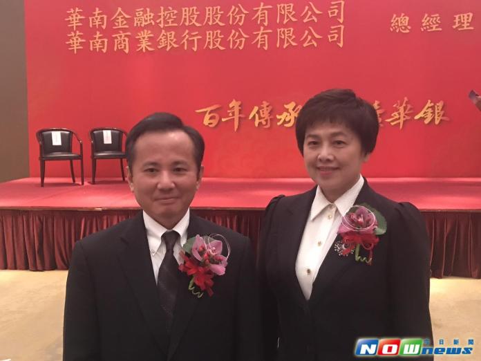 ▲華南金控及華南銀行舉行總經理交接，右為華南金新任總經理羅寶珠，左為華南銀行新任總經理鄭永春。（圖／記者顏真真攝，2017.6.1）