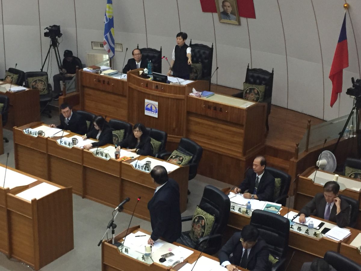 ▲澎縣議會決議「未獲村民同意 台電不得施工」。（圖／記者鄧至傑攝2017 06 26）