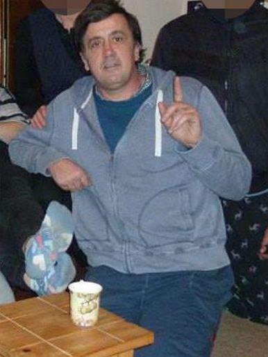 ▲英國警方在當地時間19日傍晚公布倫敦恐怖攻擊事件肇事者的身份。這名47歲的肇事者名為達倫•奧斯本，他被指控涉嫌製造恐怖攻擊和謀殺，目前已遭警方逮捕。（圖／翻攝自太陽報）