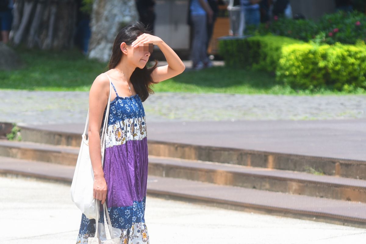 ▲受到瑪娃颱風逼近帶來的沉降效應影響，中央氣象局今發布新竹縣、苗栗縣、臺南市、高雄市4縣市高溫黃燈警報。（圖／NOWnews攝影中心）