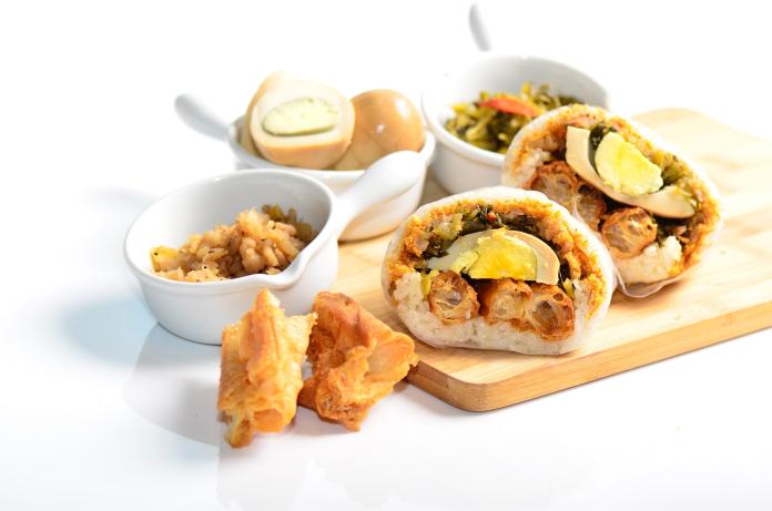 ▲台北W飯店限時推出台中名店「丁丁飯丸」快閃攤位。（圖／台北W飯店）