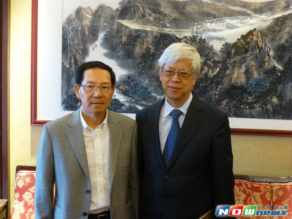 ▲英業達臨時董事會，通過卓桐華（圖右）為新任董事長、巫永財（圖左）為新任總經理，而原董事長李詩欽與總經理黃國鈞則持續擔任公司董事。（圖／記者許家禎攝，2017.6.16）