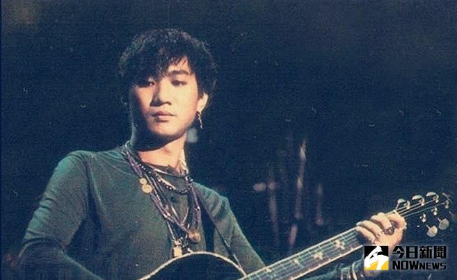 ▲本月10日是Beyond團員黃家駒55歲冥誕，當年團員也於網上懷念這位永遠的主唱。（圖／翻攝自臉書，2017.06.11）