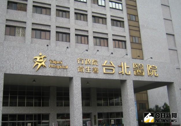 ▲8歲李姓男童4日被母親和男友毆打致死，今（5）日檢警和法醫到衛福部台北醫院相驗，依傷害致死罪、串證及逃亡之虞向法院申請羈押男童母親及同居男友。（圖／社會中心翻攝）