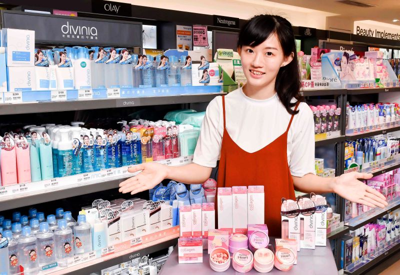 ▲屈臣氏推出MISSHA、A’PIEU韓系彩妝4款質感爆棚彩妝夢幻新品，即日起到7月5日祭出85 折的優惠，讓小資女用最可愛的價格享受最高質感的妝容。（圖／屈臣氏提供）