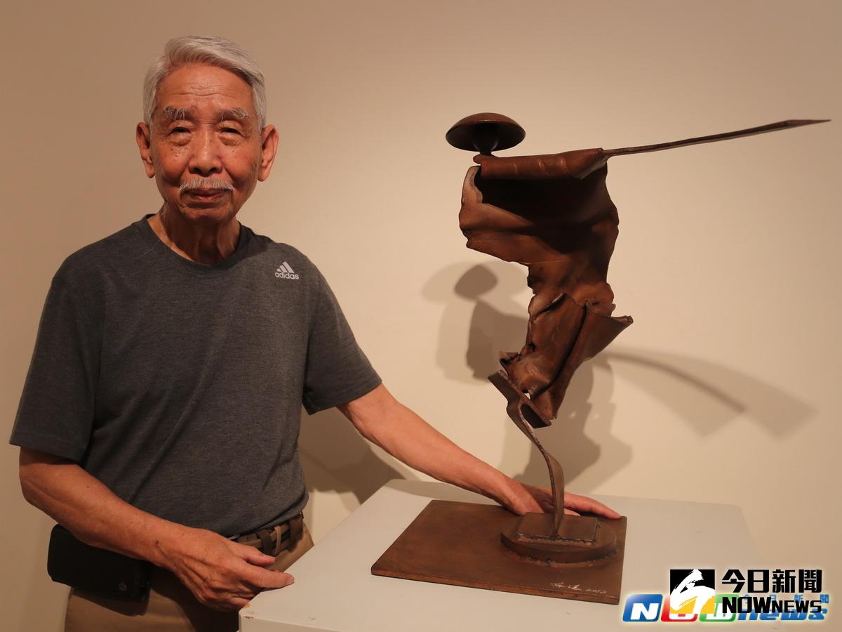 ▲林凌鐵雕創作展作品「藏鋒」，營造利刃藏光、內斂含蓄、銳氣芒角不露、以氣攝人之勢。（圖／記者黃玿琮攝2017.6.10）