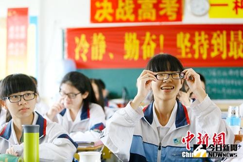 2017年高考大幕在今（7）日正式拉開，全國將有940萬考生參加考試。