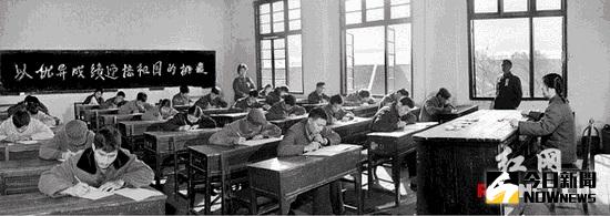 恢復高考當年，長沙市一中的一個考場。