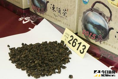 南投檢調查獲，賴姓茶農先從越南進口茶葉混充成台灣茶，然後參加茶葉比賽獲獎拿認證，再以高價賣出「洗茶」，賺取價差。（翻攝照片）中央社記者吳哲豪傳真  106年6月13日