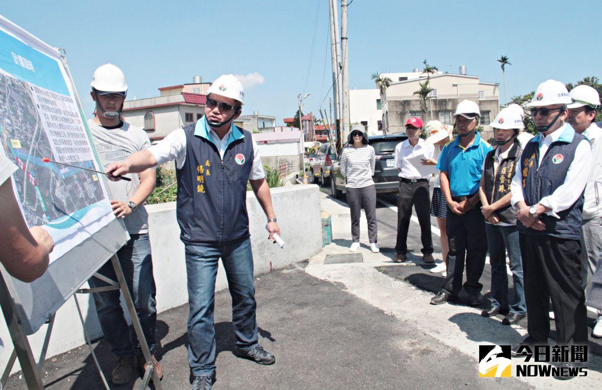 ▲苗栗縣長徐耀昌視察龍鳳大排分洪及土牛溪排水改善工程，解決水患，保障民眾生命財產安全。（圖／苗栗縣政府提供，2017.6.7）