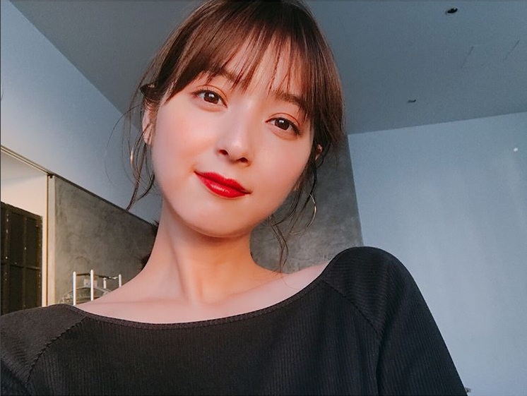 ▲傳聞佐佐木希的諧星老公渡部建超狂，以現金支付買新房。（圖／翻攝自IG , 2017.07.31）