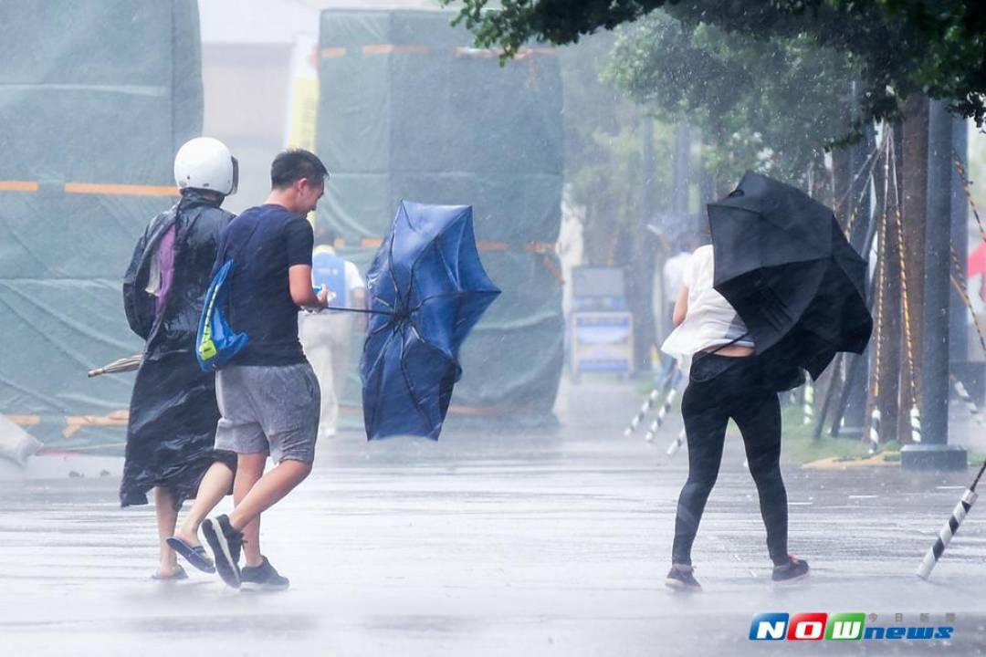 ▲這些行業沒有颱風假，風吹到心都涼了。（圖／記者陳明安攝，2017.07.29）