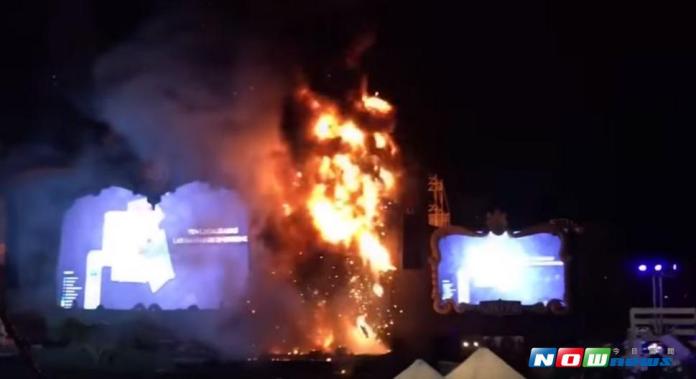 西班牙巴塞隆納舉行的知名電音節在當地時間29日晚間發生大火。（圖／國際中心翻攝）