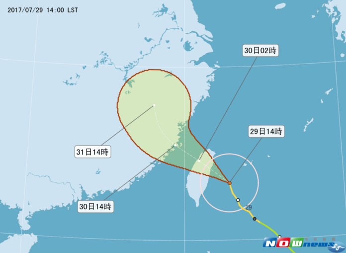 ▲尼莎颱風持續朝台灣逼近，中央氣象局預估最快晚間8點颱風中心會從花蓮登陸。（圖／翻攝中央氣象局網站）