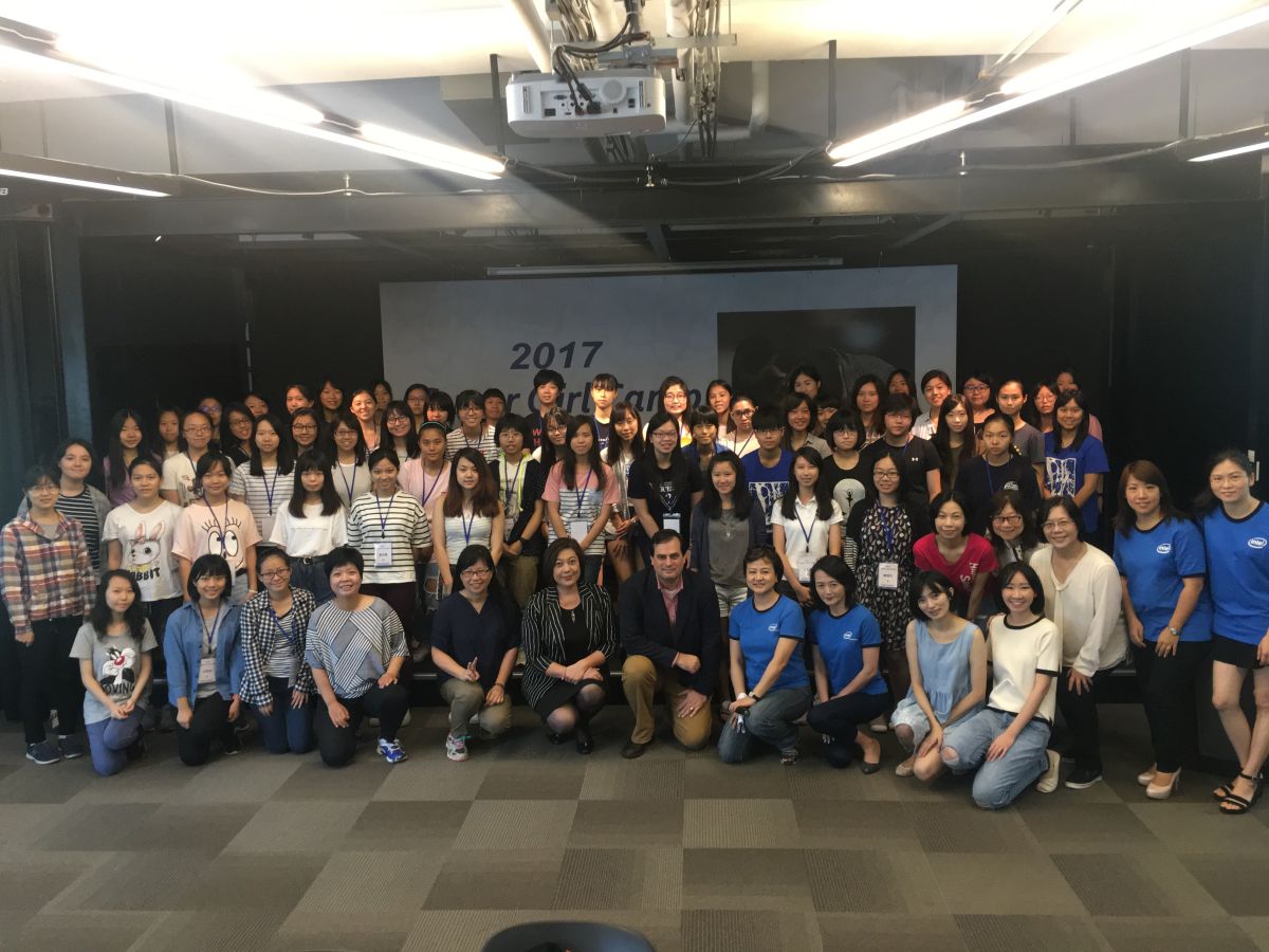 ▲ 2017年7月29日，行政院性別平等處與美國在台協會、英特爾公司及美國創新中心在松山文創園區，共同舉辦「2017 Super Girl Camp」。（圖／行政院性別平等處提供 ）