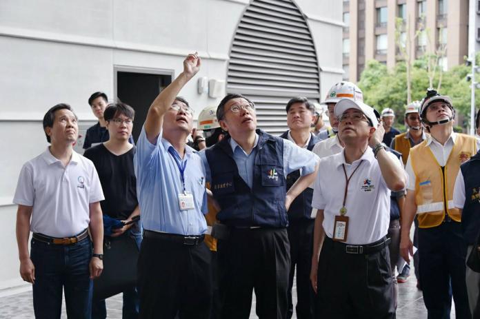 因應尼莎颱風來襲，台北市長柯文哲29日表示，北市政府提供一站式服務（One Stop Service），提供各式防災資訊。（圖／台北市政府提供 , 2017.7.29）
