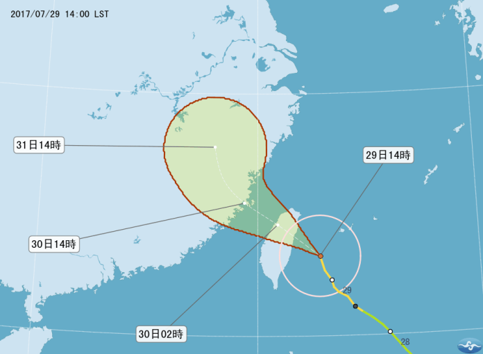 尼莎颱風中心晚間7點10分登入宜蘭蘇澳，預計30日凌晨出海。（圖／翻攝自中央氣象局）