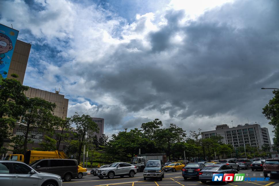 尼莎颱風來襲，各部會掌握災情應變，行政院長林全下午視察災害。（圖／記者陳明安攝，2017.07.28）