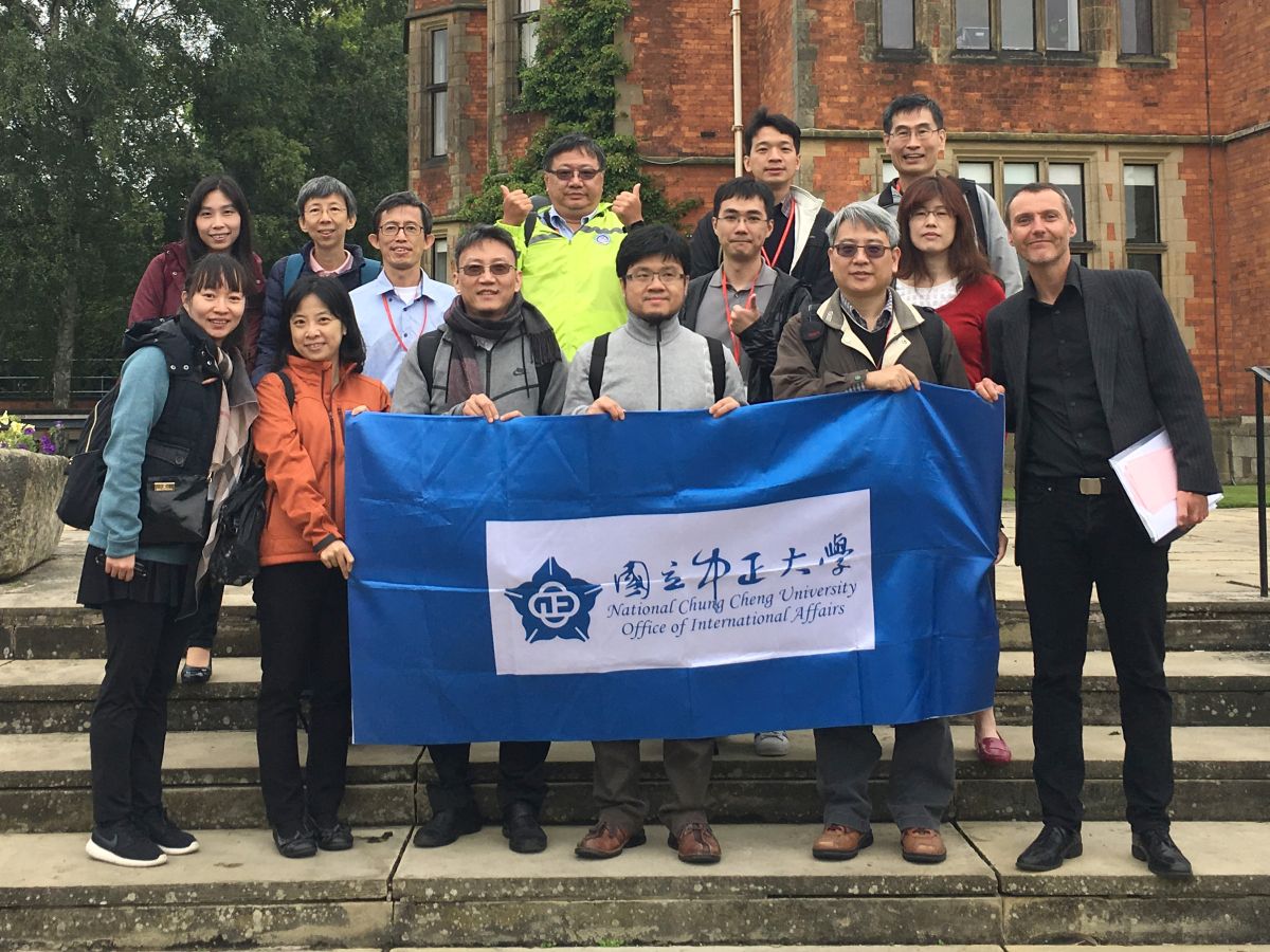 中正大學國際處率10名教師赴英參加英語教學知能培訓研習，是全台第一所與英國約克大學簽訂培訓課程合作的大學。(圖／記者陳伯合翻攝,2017.07.28)