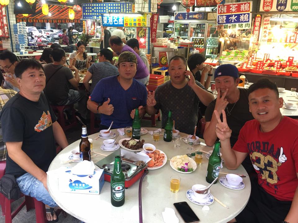 「誠泰三本柱」林恩宇、林英傑、許竹見相聚吃飯。（圖／取自林恩宇臉書）