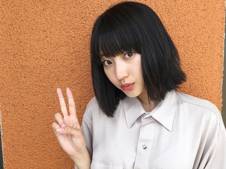 武田玲奈因未傳出緋聞人氣直落，因此拍攝性感寫真挽救人氣。（圖／翻攝自IG , 2017.07.27）