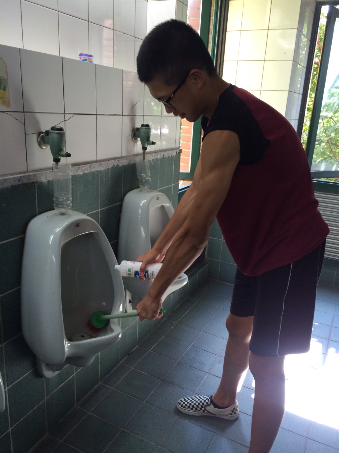 「如果你能學會做低賤的工作而不抱怨，那這世界上就不會有你做不來的事了。」（圖／徐茂瑋提供）