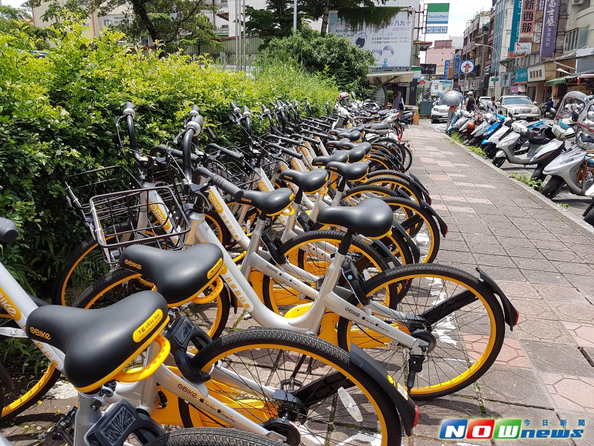 ▲因應oBike違停亂象嚴重，台北市交通局宣布，8月1日起收費機車格禁止停放單車，違者將依法拖吊移置。採隨借隨還方式，卻造成亂停現象，引起各地民眾的不滿。（圖／NOWnews資料照）