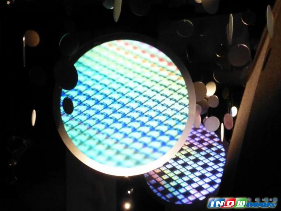 ▲半導體矽晶圓廠環球晶董事長徐秀蘭今（23）日針對市況表示，下半年的不確定因素如降息速度、油價、電動車需求等還滿多，但應當會比上半年再好一點。（圖／NOWnews 資料照片）