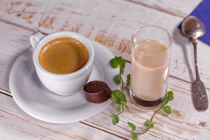▲餐餐搭配奶茶或咖啡，當心不知不覺阻礙了鐵的吸收。（圖／翻攝自Pixabay）