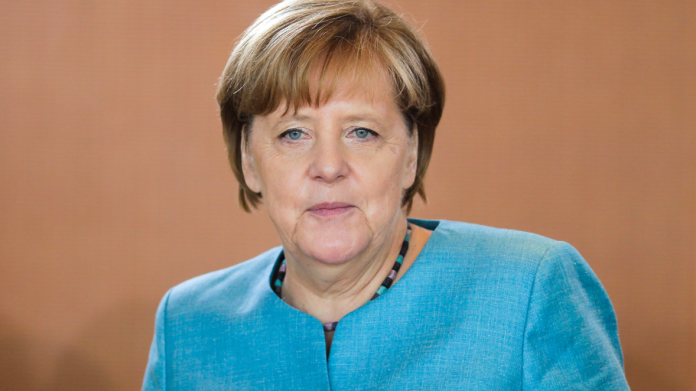 距9月24日的德國大選僅剩兩個月，現任德國總理梅克爾的民調支持率遙遙領先。（圖／達志影像／美聯社）