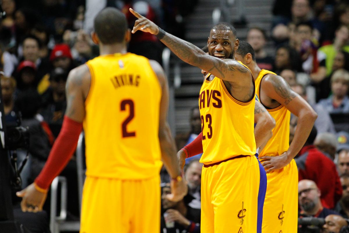 ▲詹皇（右）將不會說服厄文留隊。（圖／美聯社／達志影像）