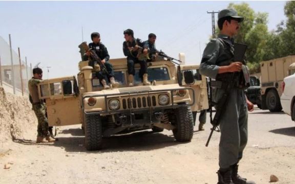 阿富汗警方表示，一場美國空襲行動造成16名阿富汗警察不幸身亡，另有2名警察受傷。（圖／翻攝自電訊報）