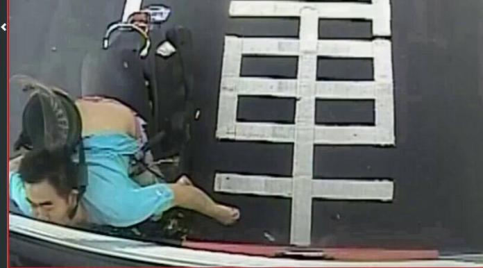 騎士滑手機撞公車　提告前先罰9千
