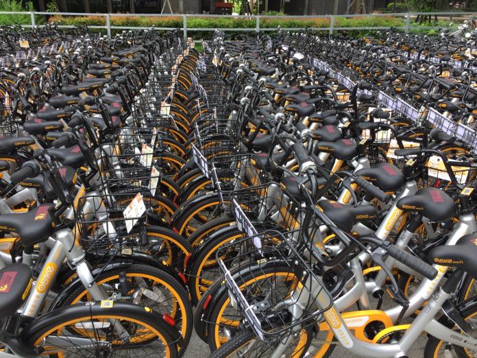 新北市政府交通局表示，目前累計遭拖吊的oBike高達4580輛，業者從20日起陸續繳交約15萬元的拖吊移置保管費，領回554輛。（圖／新北市政府交通局提供）