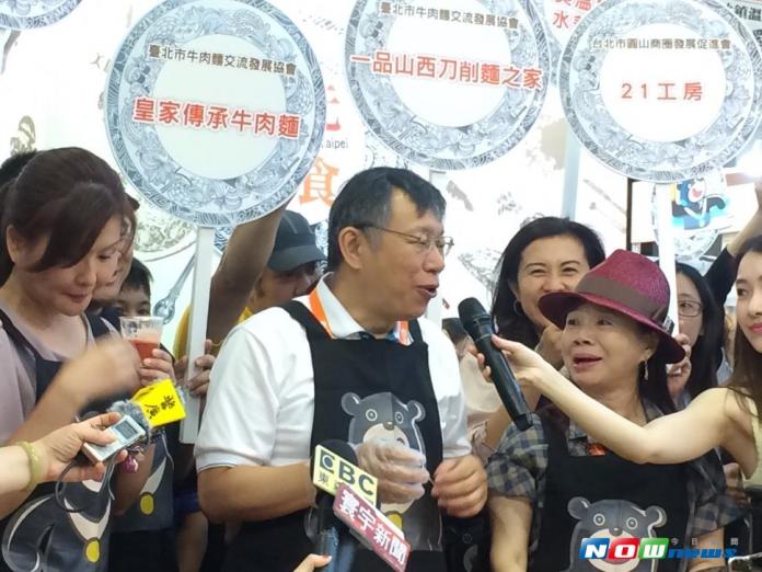 北市府追討捷運新蘆線工程款敗訴，台北市長柯文哲嘆判輸就只能吞下去。（圖／記者江昱逵攝，2017.7.21）