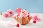 ▲COLD STONE以精緻法式甜點概念，推出以玫瑰荔枝覆盆莓雪貝基底的甜心玫莓雪貝。（圖／COLD STONE提供）