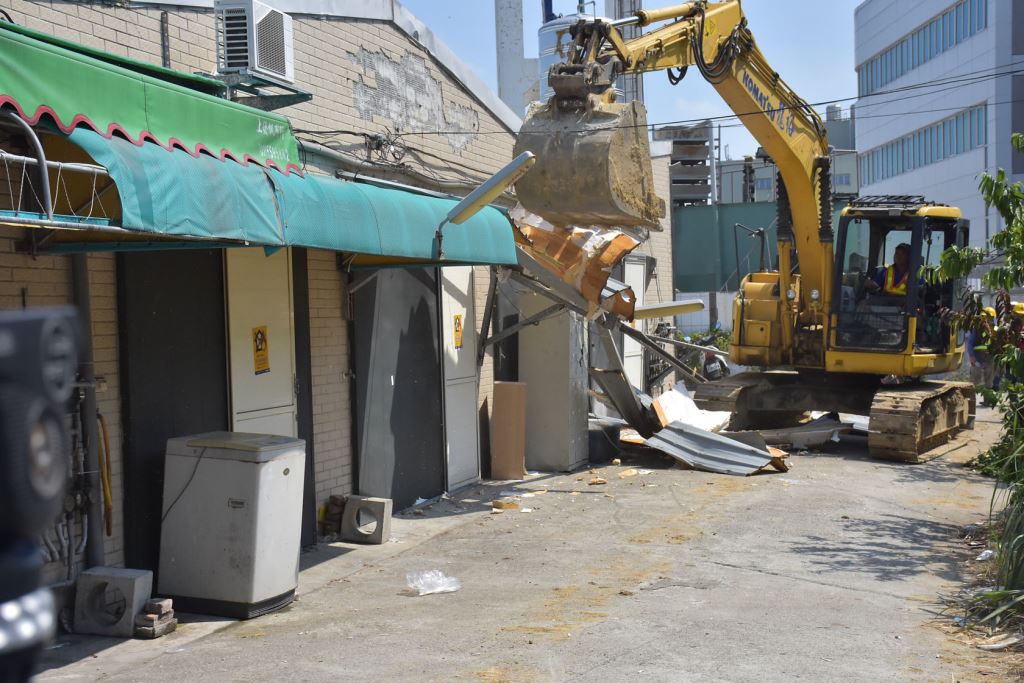 新竹縣政府施展鐵腕，拆除湖口鄉私娼寮違建，展現公權力。（圖／新竹縣政府提供 , 2017.07.19）