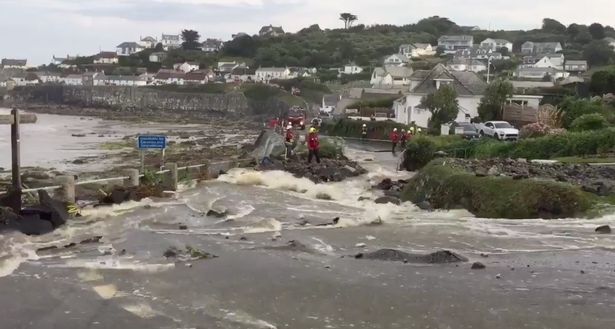 英國康瓦爾暴雨肆虐　災情慘重幸無人傷亡
