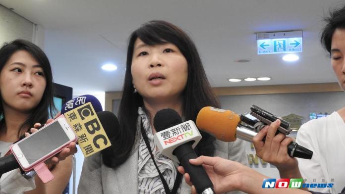 行政院不當黨產委員會就「婦聯會是否為國民黨附隨組織」，舉辦第二次聽證會。婦聯會委任律師兼發言人張菀萱在會前宣讀黨產會兩聲明三要求。（圖／記者戴祺修攝,2017.07.18）