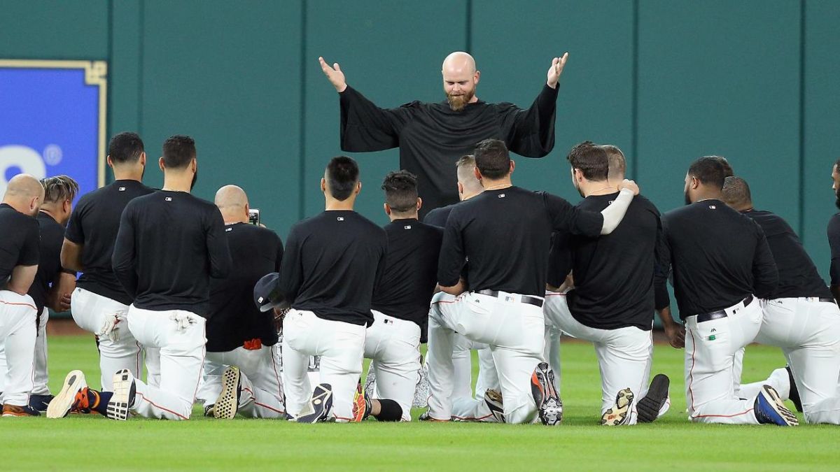 太空人隊為Carlos Beltran的手套默哀。（圖／取自大聯盟官網）