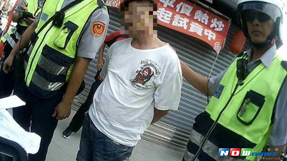 桃園市民王Ｘ仁酗酒後，搶自小貨車，被警方逮獲。（圖／記者蔡承宏攝 , 2017.07.17）