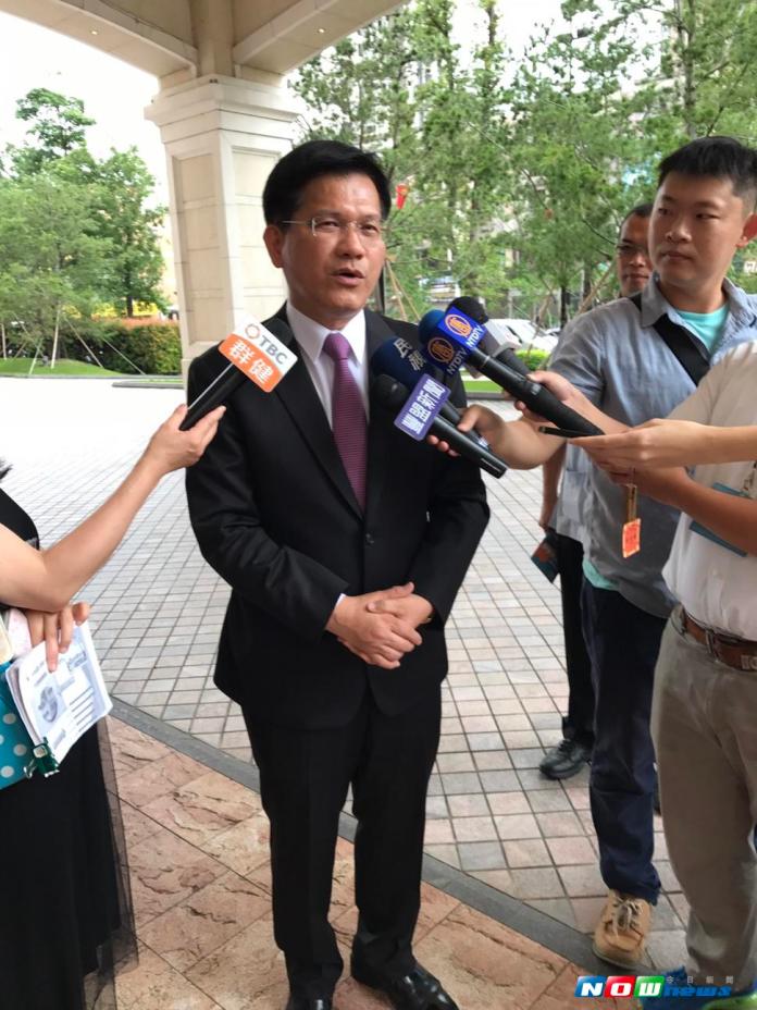 市長林佳龍表示，中國大陸差別待遇的方式企圖分化台灣，反而會適得其反，讓我們的國人更團結；兩岸交流對岸已設下許多政治障礙。（圖／柳榮俊攝 , 2017.7.17）